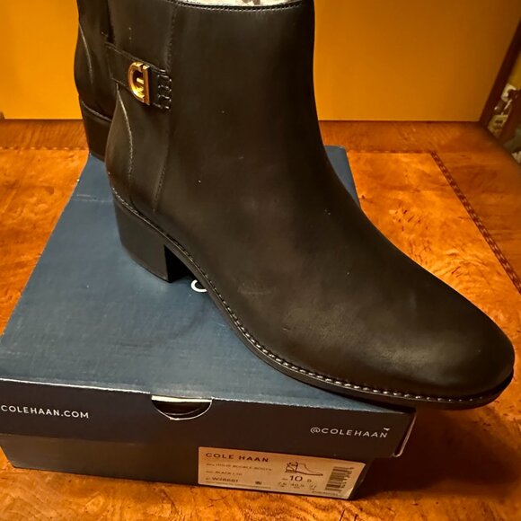NEW! Cole Haan Holis Block Heel Buckle Black Leather Ankle Bootie Size 10B NIB - Picture 4 of 9